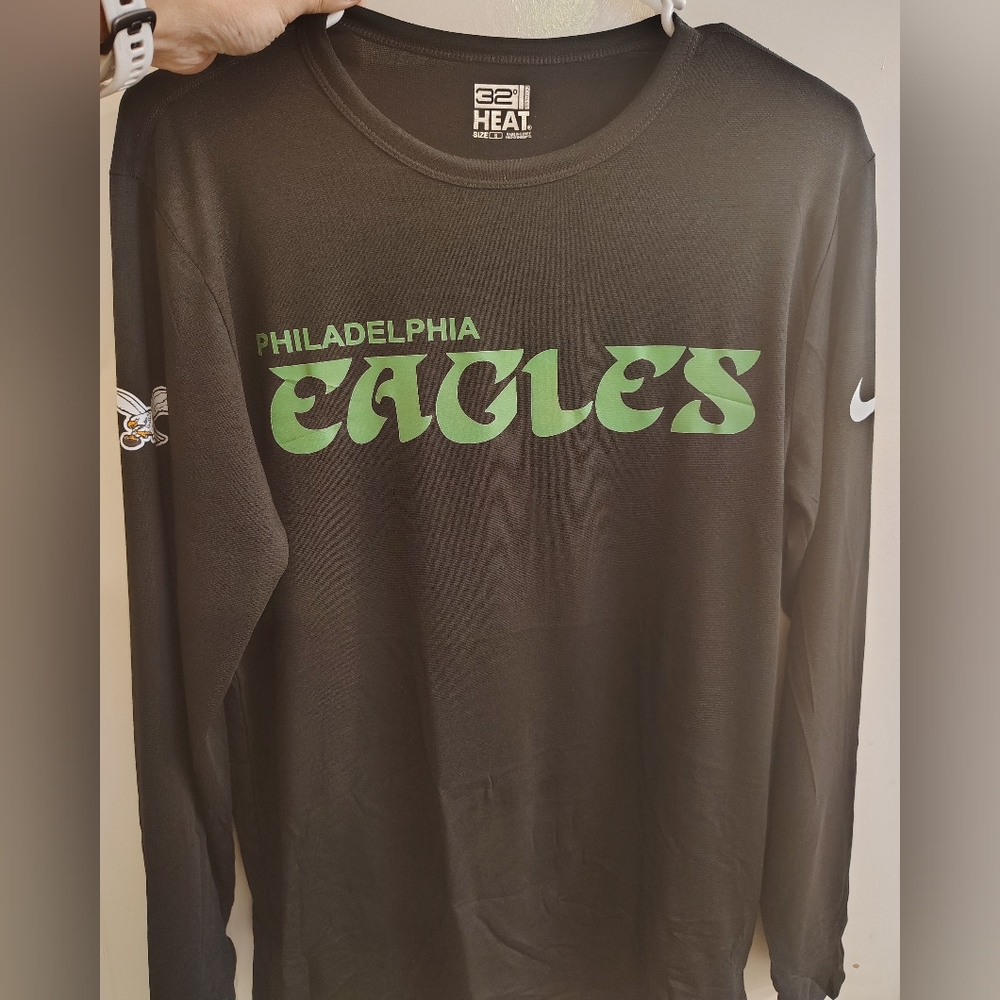 NWT! Eagles Long Sleeve Workout Shirt 32 Degrees